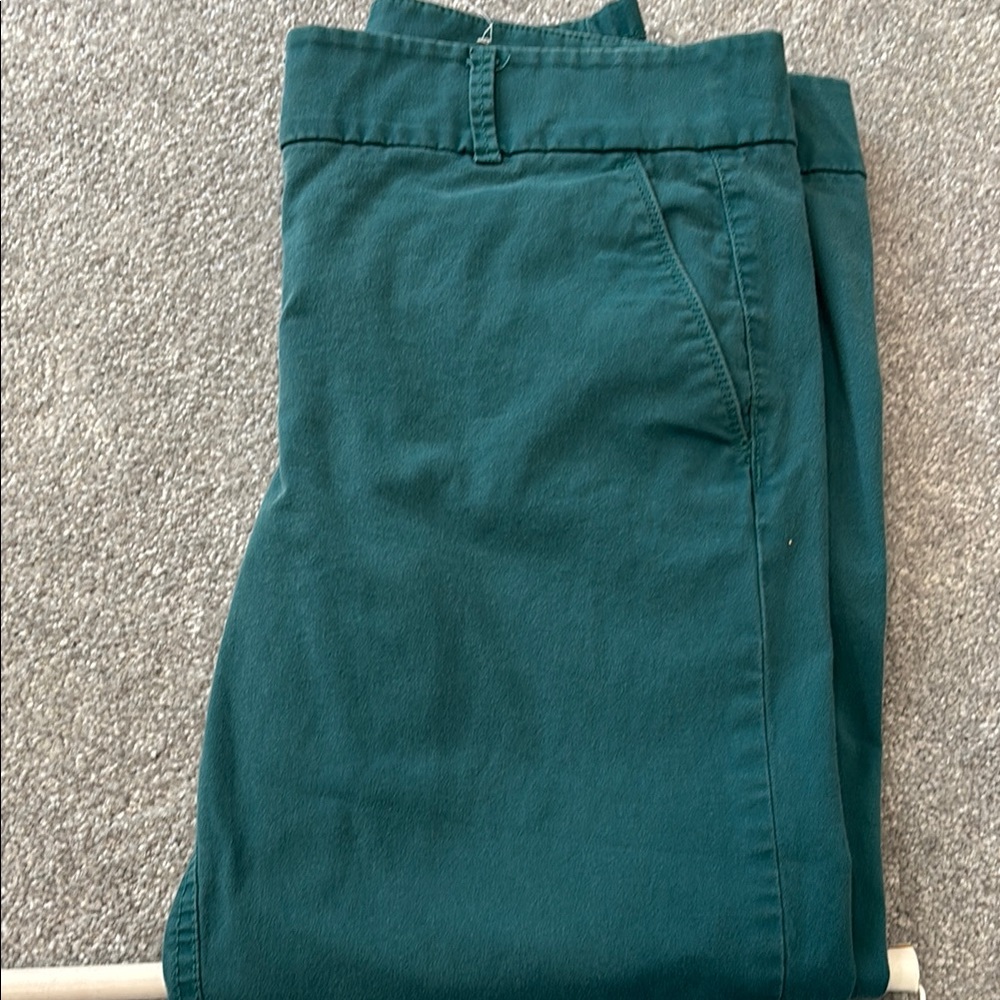 LOFT Green Capris Cotton Twill